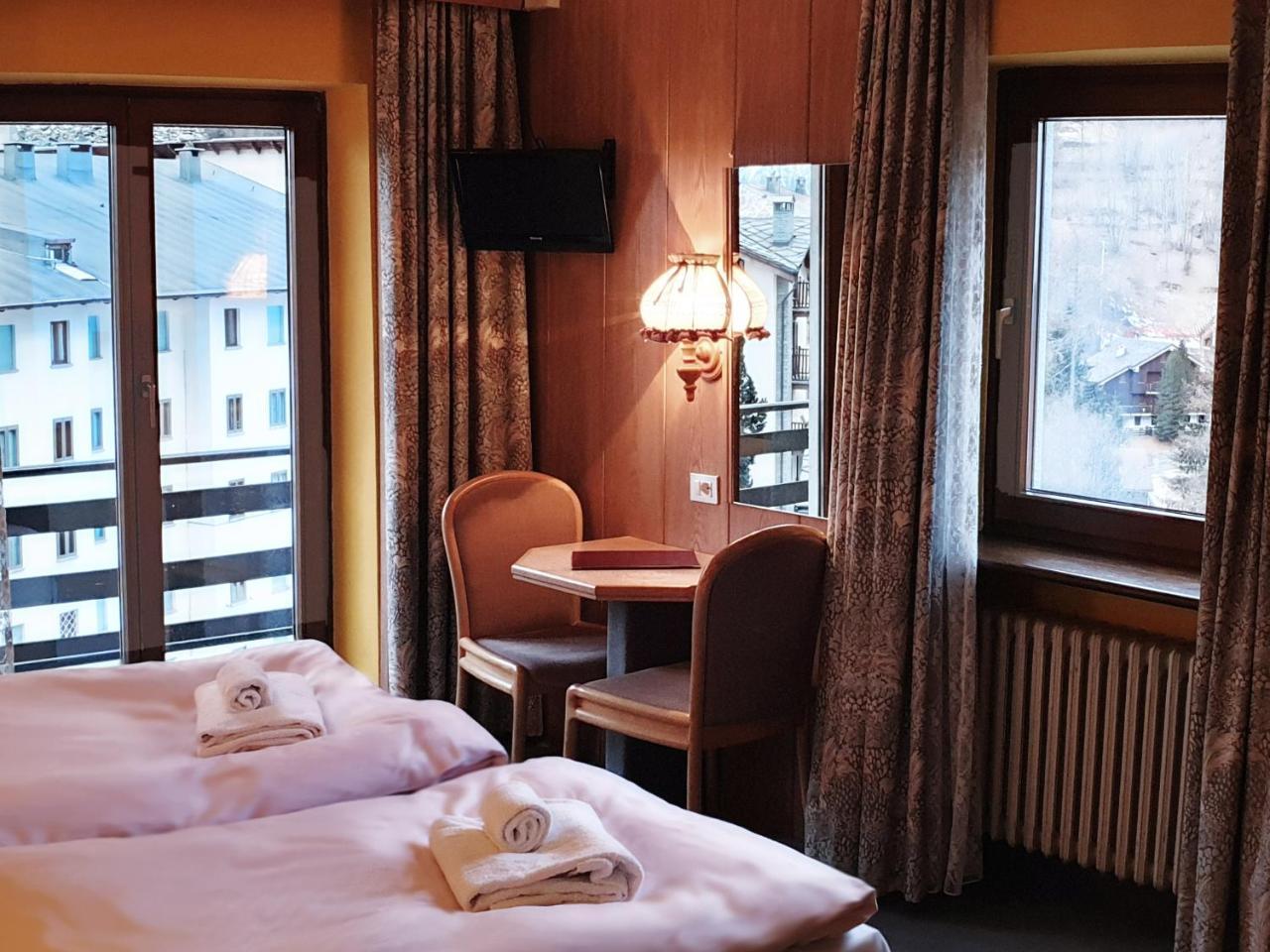 Hotel Etoile De Neige Вальтурнанш Экстерьер фото